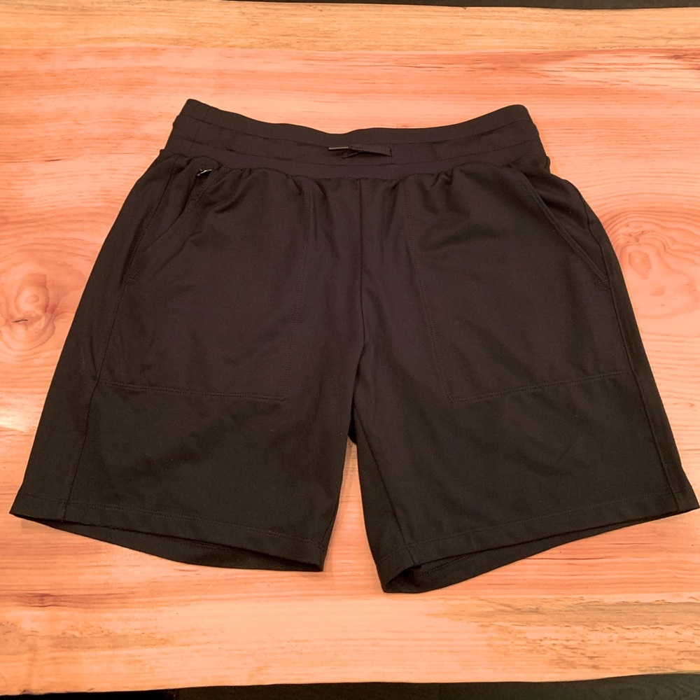 BRAND NEW NEVER WORN ZELLA Athletic Shorts.